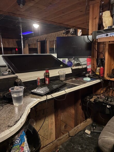 More Photos Of 1704 E Hwy 70, Kingston Bar For Sale