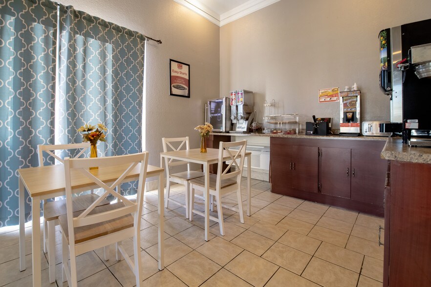 More Photos Of 1233 Central Ave N, Kent Hotel For Sale