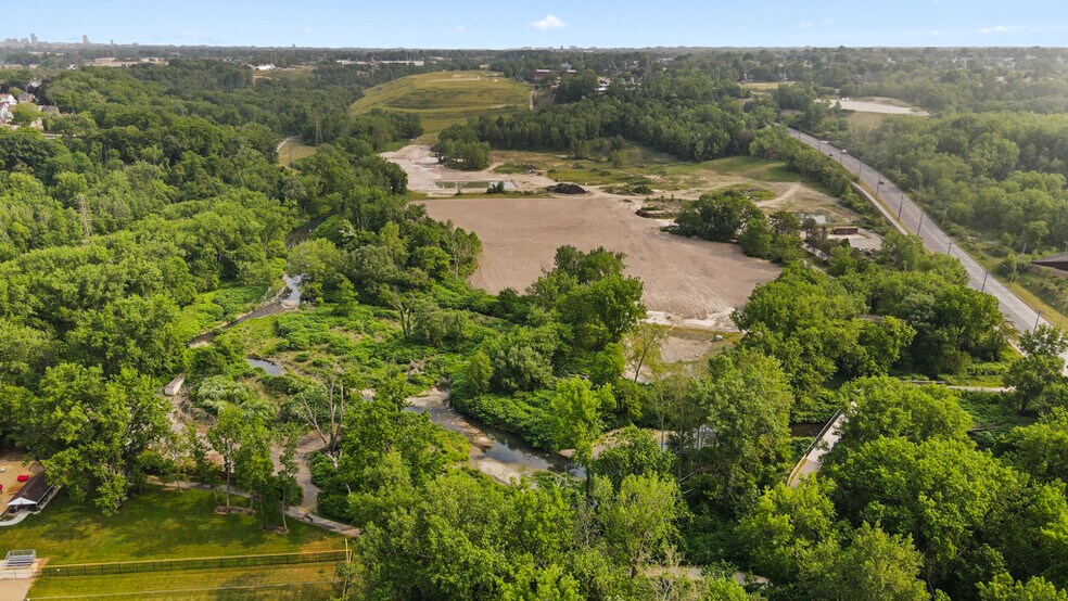 More Photos Of 5000 Warner Rd, Garfield Heights Land For Sale