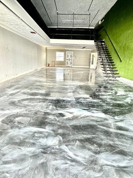 More Photos Of 3555 E Coast Hwy, Corona Del Mar Storefront For Lease