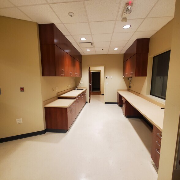 More Photos Of 1710-1784 W Golf Rd, Mount Prospect Restaurant For Lease