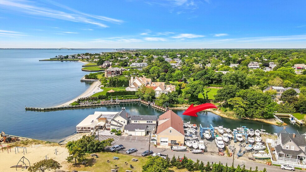 More Photos Of 24 Cottage Ave, Bay Shore Marina For Sale