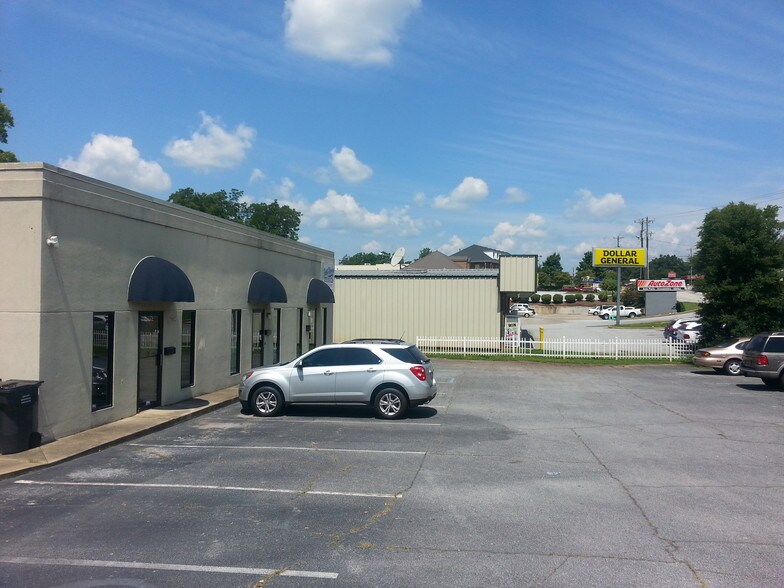 More Photos Of 444 Hampton Ave, Pickens Storefront Retail Office For Lease