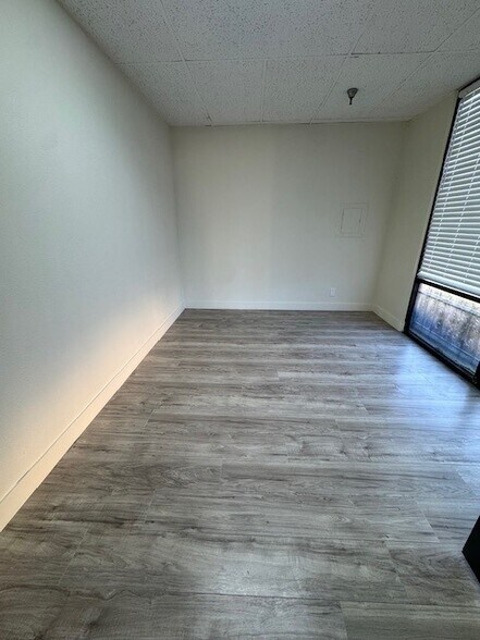 More Photos Of 2520 S Fairview St, Santa Ana Warehouse For Lease