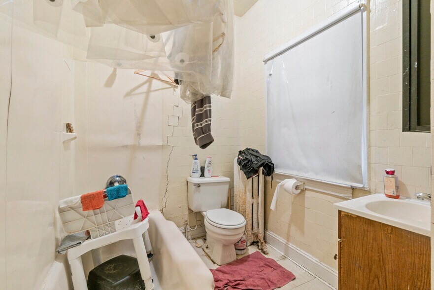 More Photos Of 3941 Lowndes Ave, Baltimore Multifamily For Sale