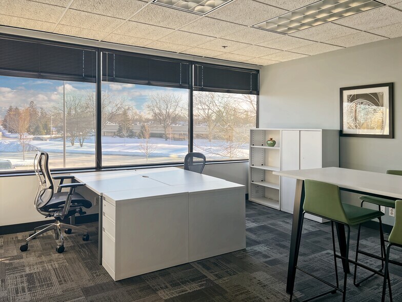 More Photos Of 5 Revere Dr, Northbrook Coworking Space
