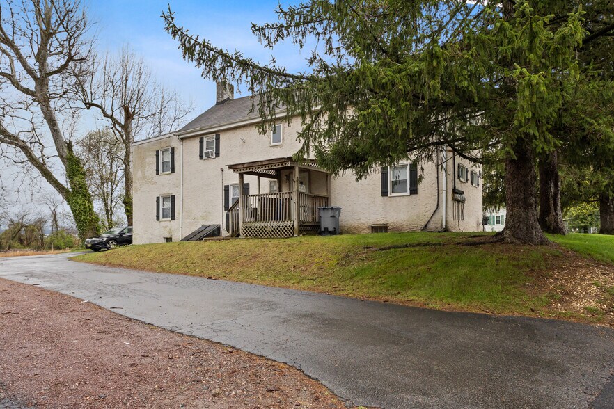 More Photos Of 51 Crosswicks Chesterfield Rd, Chesterfield Apartments For Sale