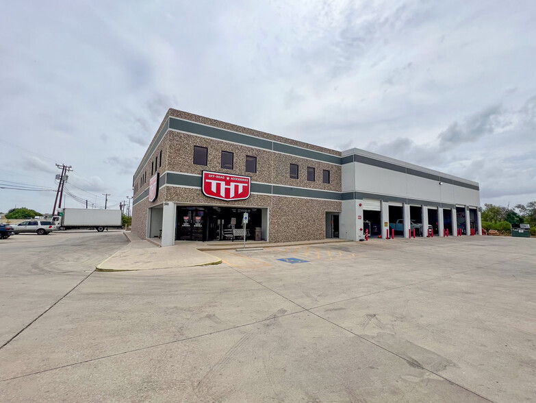 Primary Photo Of 3940 N Panam Expy, San Antonio Industrial For Lease