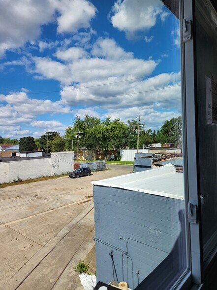 More Photos Of 13507 Auburn St, Detroit Industrial For Sale