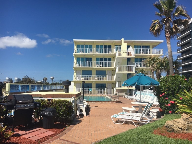 More Photos Of 1014 N Atlantic Ave, Daytona Beach Hotel For Sale