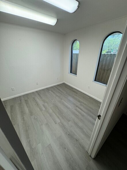 More Photos Of 2528-2530 Us-1, Saint Augustine Loft Creative Space For Lease