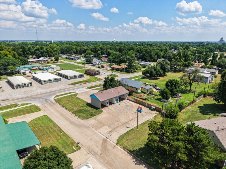 More Photos Of 1003 N Main St, Tonkawa Carwash For Sale