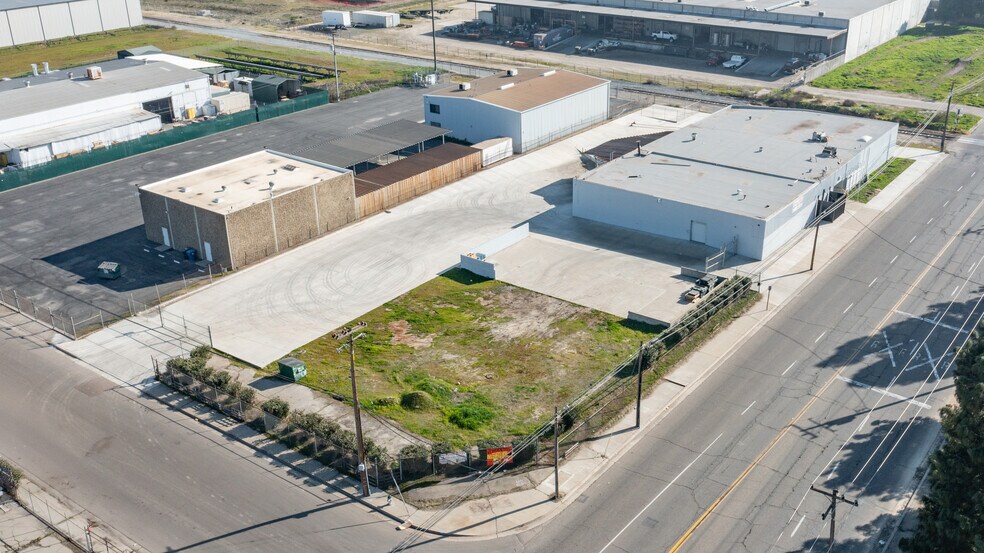 More Photos Of 2641 S Maple Ave, Fresno Warehouse For Lease