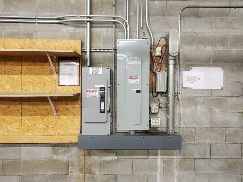 More Photos Of 802 Pierce St, Omaha Warehouse For Sale