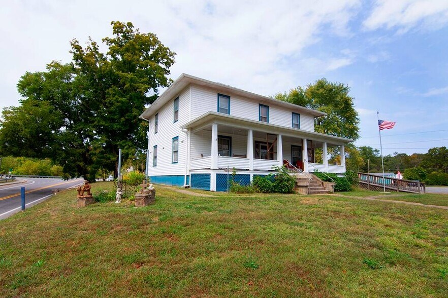 More Photos Of 101 Davis st, Alderson Freestanding For Sale