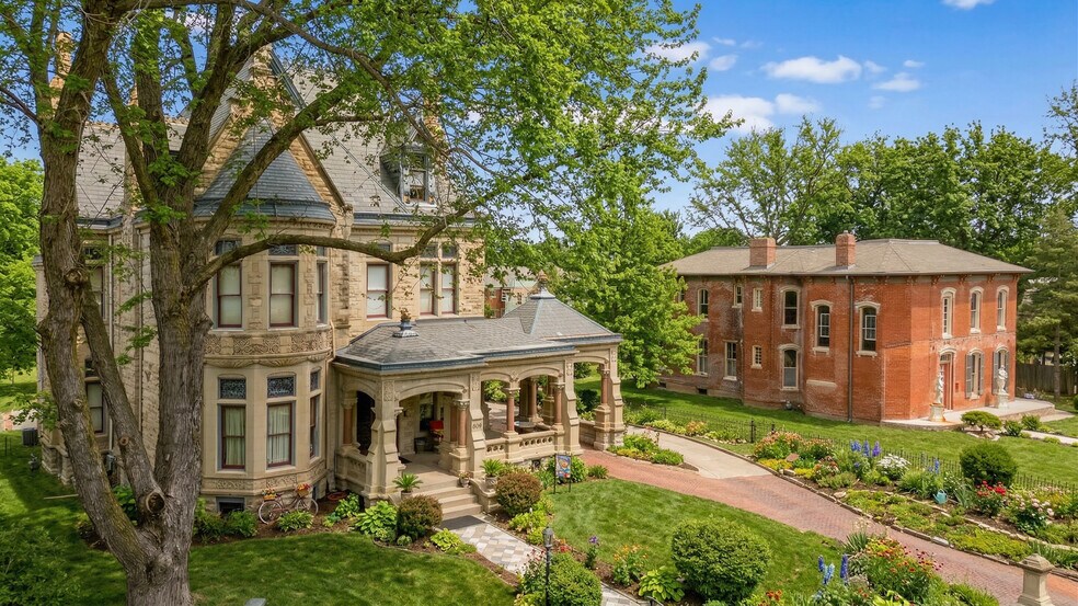 More Photos Of 809 Hall St, Saint Joseph Hospitality For Sale