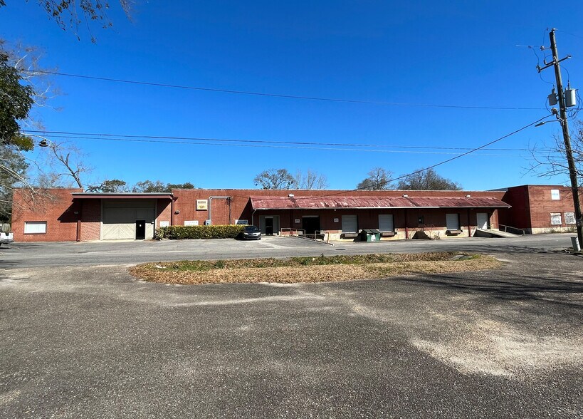 More Photos Of 2694 Government Blvd, Mobile Warehouse For Lease