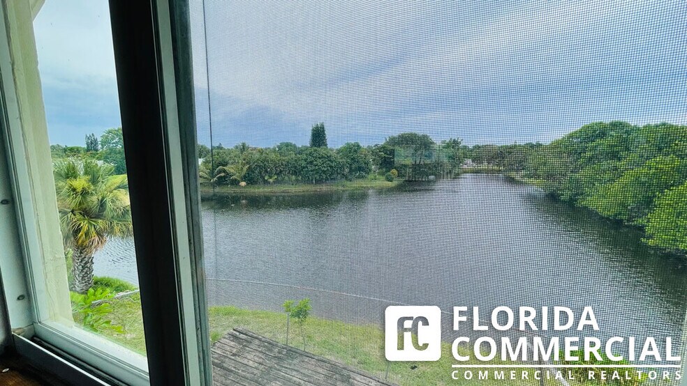 More Photos Of 3472 NE Savannah Rd, Jensen Beach Office Residential For Lease