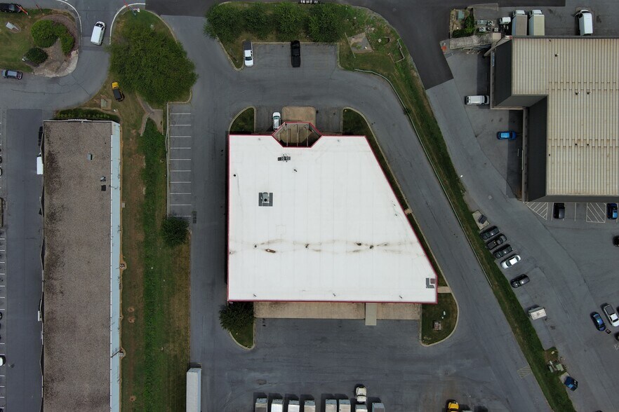 More Photos Of 7315-A Grove Rd, Frederick Warehouse For Lease