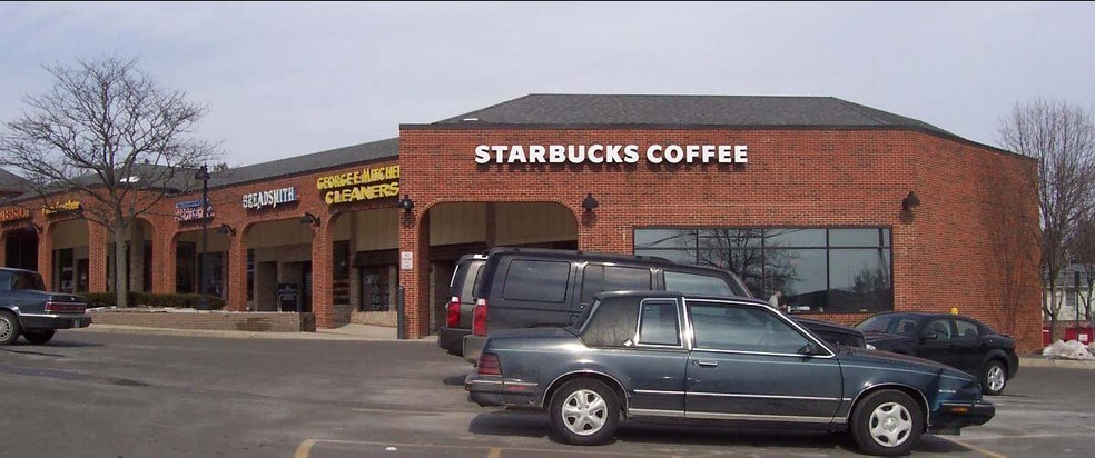 More Photos Of 3596 W Maple Rd, Bloomfield Hills Freestanding For Lease