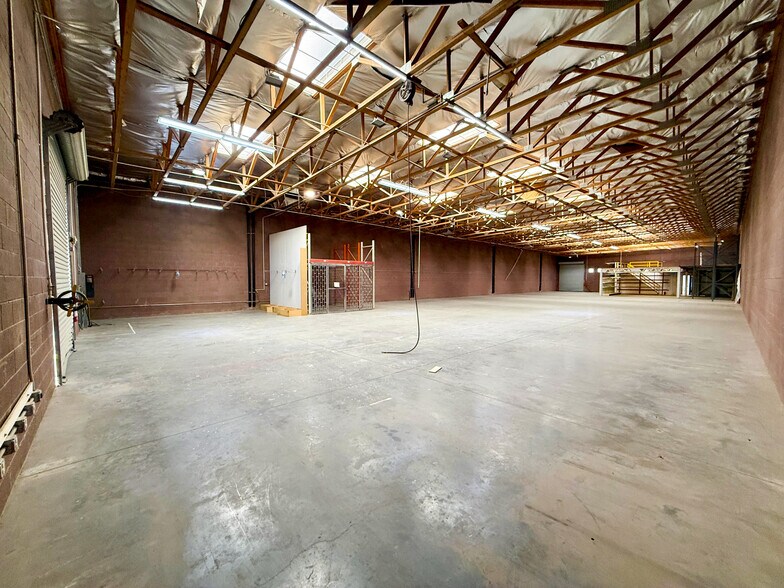 More Photos Of 2652 Abels Ln, Las Vegas Warehouse For Lease