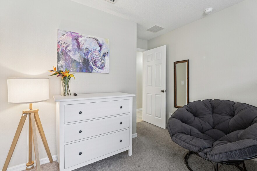 More Photos Of 136 Rosso Dr, Davenport Specialty For Sale