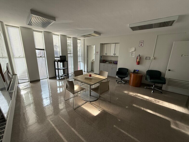More Photos Of 51 Middle Neck Rd, Great Neck Office For Sale
