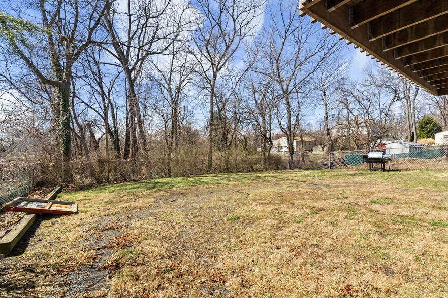 More Photos Of 309 Lynwood Ave, Jenkintown Warehouse For Sale