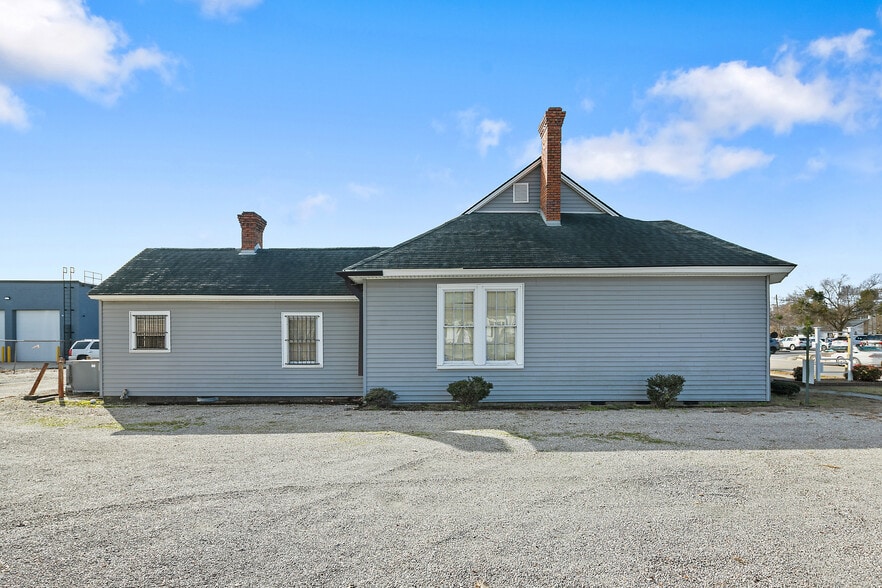 More Photos Of 127 S Cool Spring St, Fayetteville Office For Sale