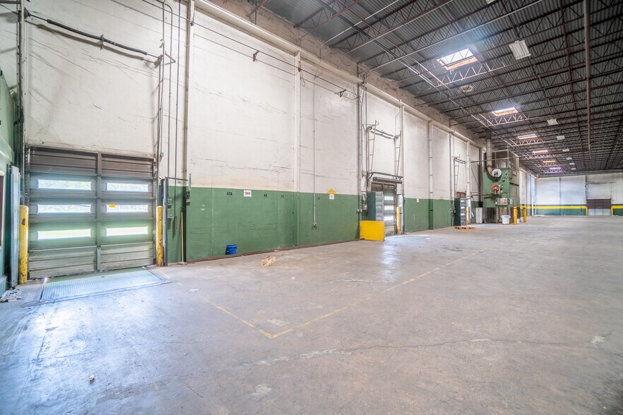 More Photos Of 3411 N Hutchinson St, Pine Bluff Manufacturing For Lease