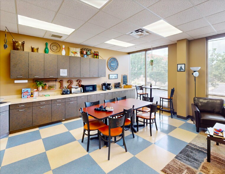 More Photos Of 4755 Lake Forest Dr, Blue Ash Office For Lease