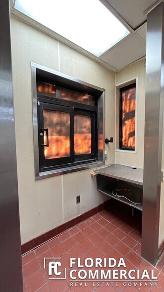 More Photos Of 726 SW Federal Hwy, Stuart Fast Food For Sale