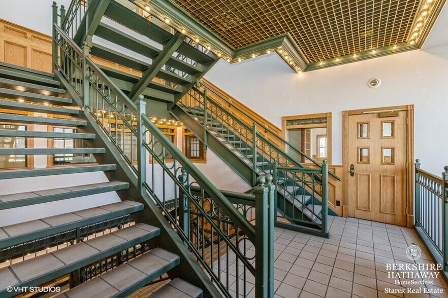 More Photos Of 772 W Main St, Lake Geneva Loft Creative Space For Lease