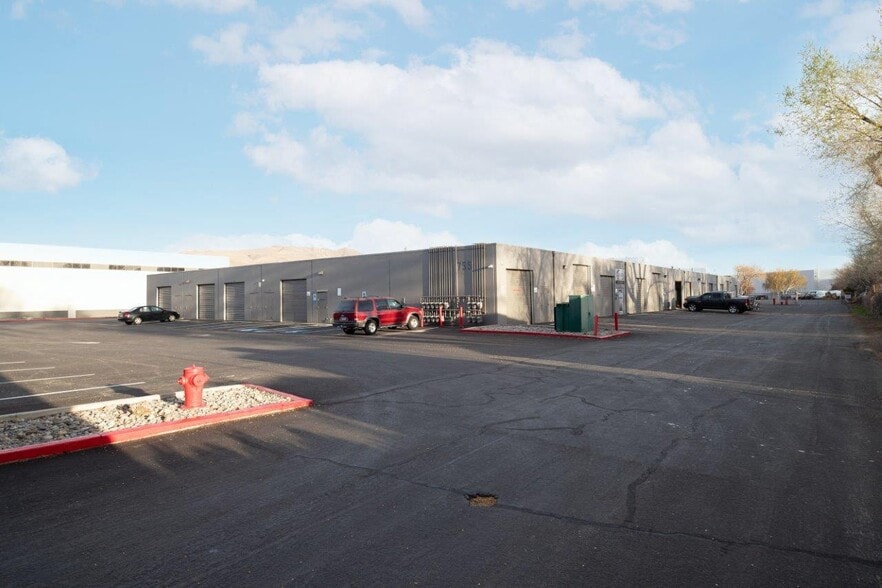 More Photos Of 755 E Greg St, Sparks Light Distribution For Lease