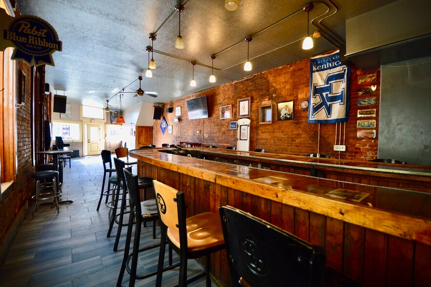 More Photos Of 254 W Pike St, Covington Storefront Retail Residential For Lease