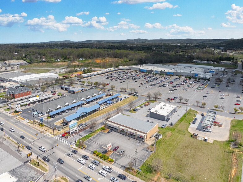 More Photos Of 770 S Jefferson Ave, Cookeville General Retail For Lease