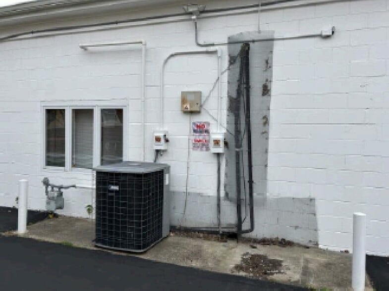 More Photos Of 1625 S 6th St, Springfield Medical For Sale