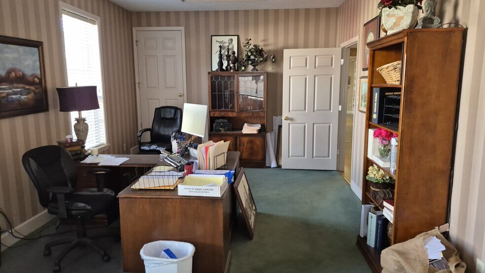 More Photos Of 310 Clay St, Arkadelphia Office For Sale