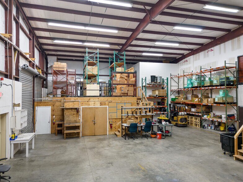 More Photos Of 2725 Center Pl, Melbourne Research And Development For Sale