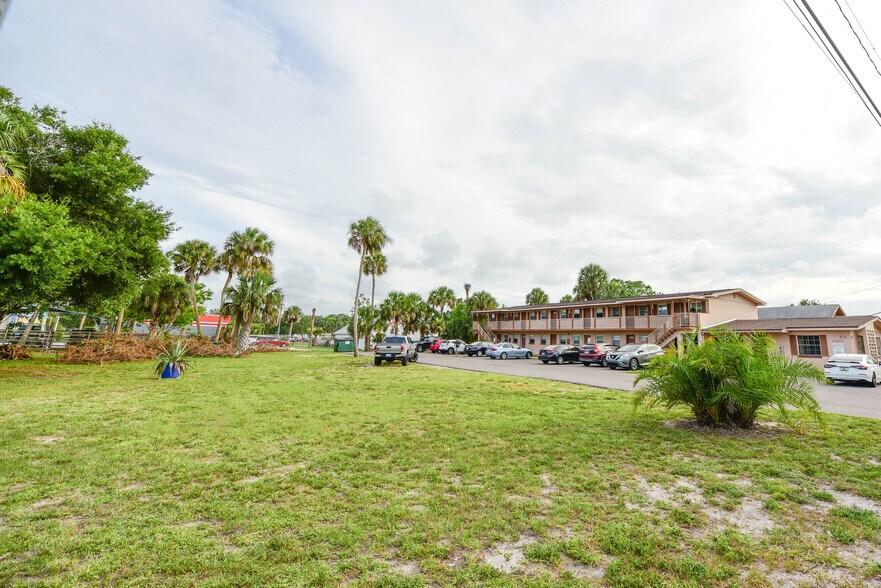 More Photos Of 621 Peachtree St, Cocoa Apartments For Sale