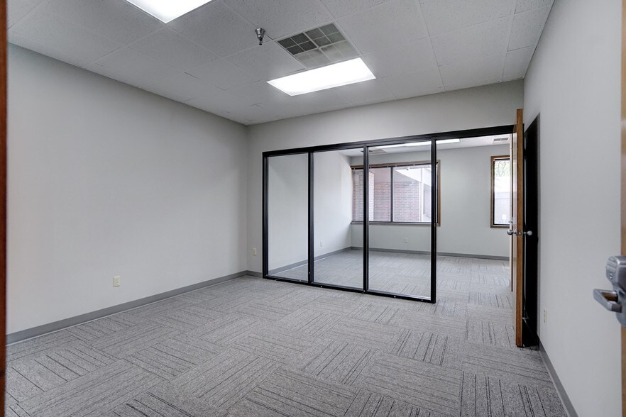 More Photos Of 1200 NW South Outer Rd, Blue Springs Office For Lease