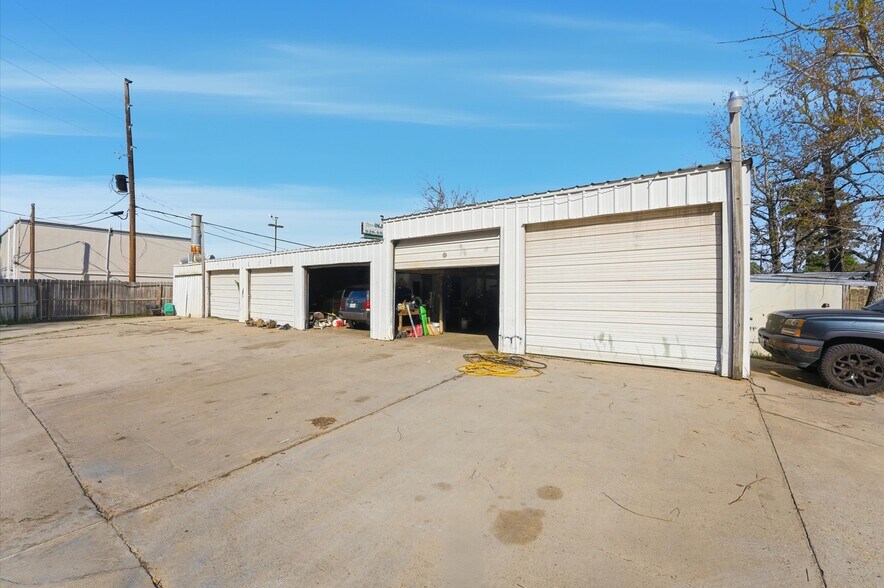 More Photos Of 15831 Highway 105 W, Montgomery Light Manufacturing For Sale