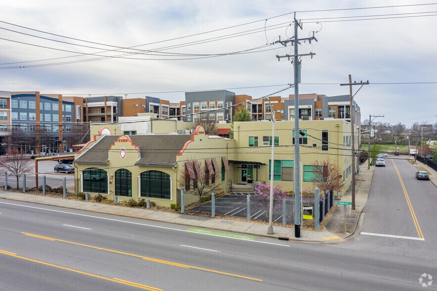 More Photos Of 2300 Charlotte Ave, Nashville Office For Sale