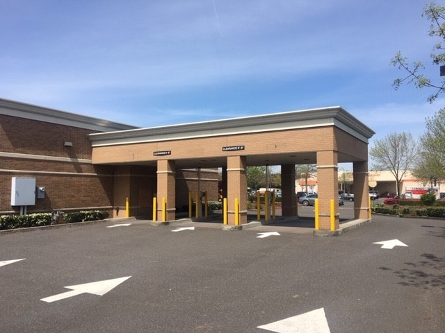 More Photos Of 25117 SE Stark St, Troutdale Bank For Lease