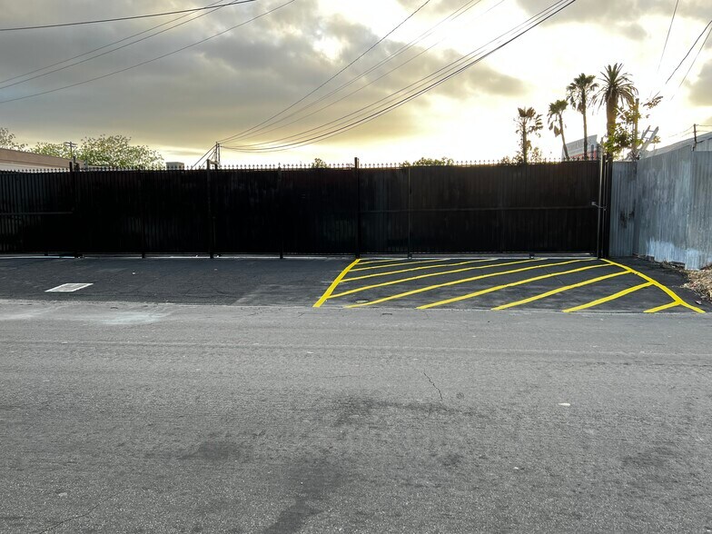 Primary Photo Of 7305 Deering Ave, Canoga Park Land For Lease