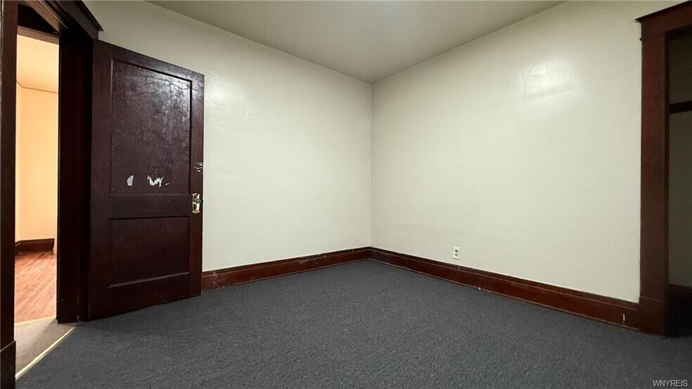More Photos Of 1890 Linwood Ave, Niagara Falls Apartments For Sale