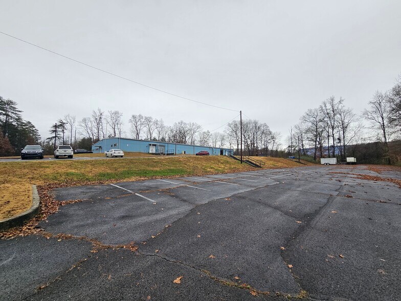 More Photos Of 205 Industrial Pike, Whitwell Manufacturing For Sale