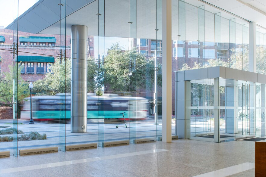 More Photos Of 3232 McKinney Ave, Dallas Office For Lease