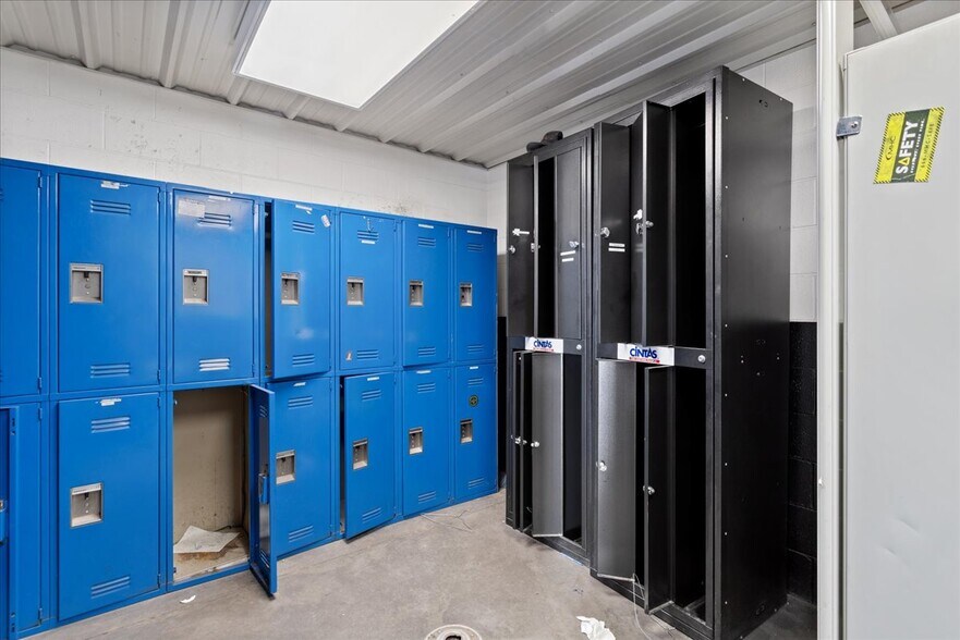 More Photos Of 12104 Deike Ct, Cheyenne Truck Terminal For Sale