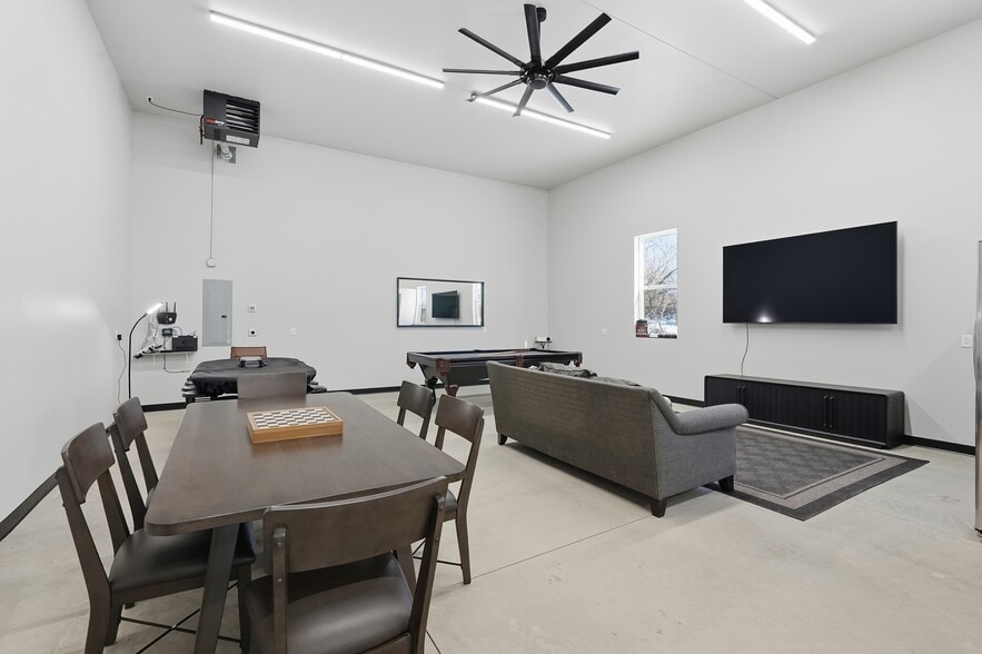 More Photos Of 6580 Lake Rd, Windsor Warehouse For Sale